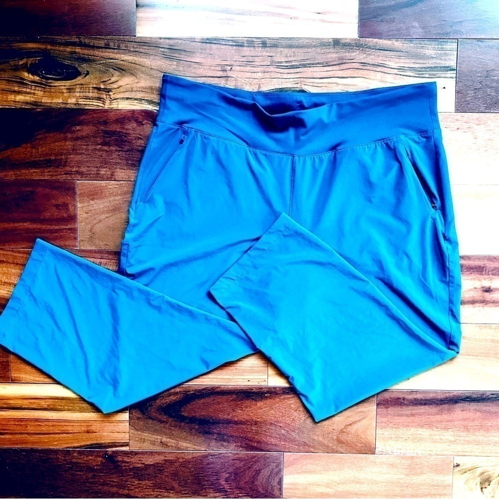 Eddie Bauer Athletic Capri